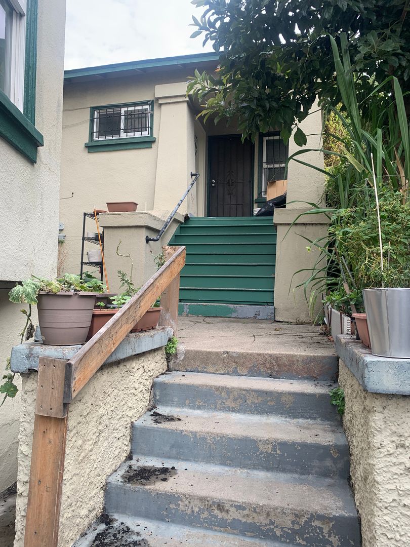 Oakland Apartment: 1736-42 23rd Ave.