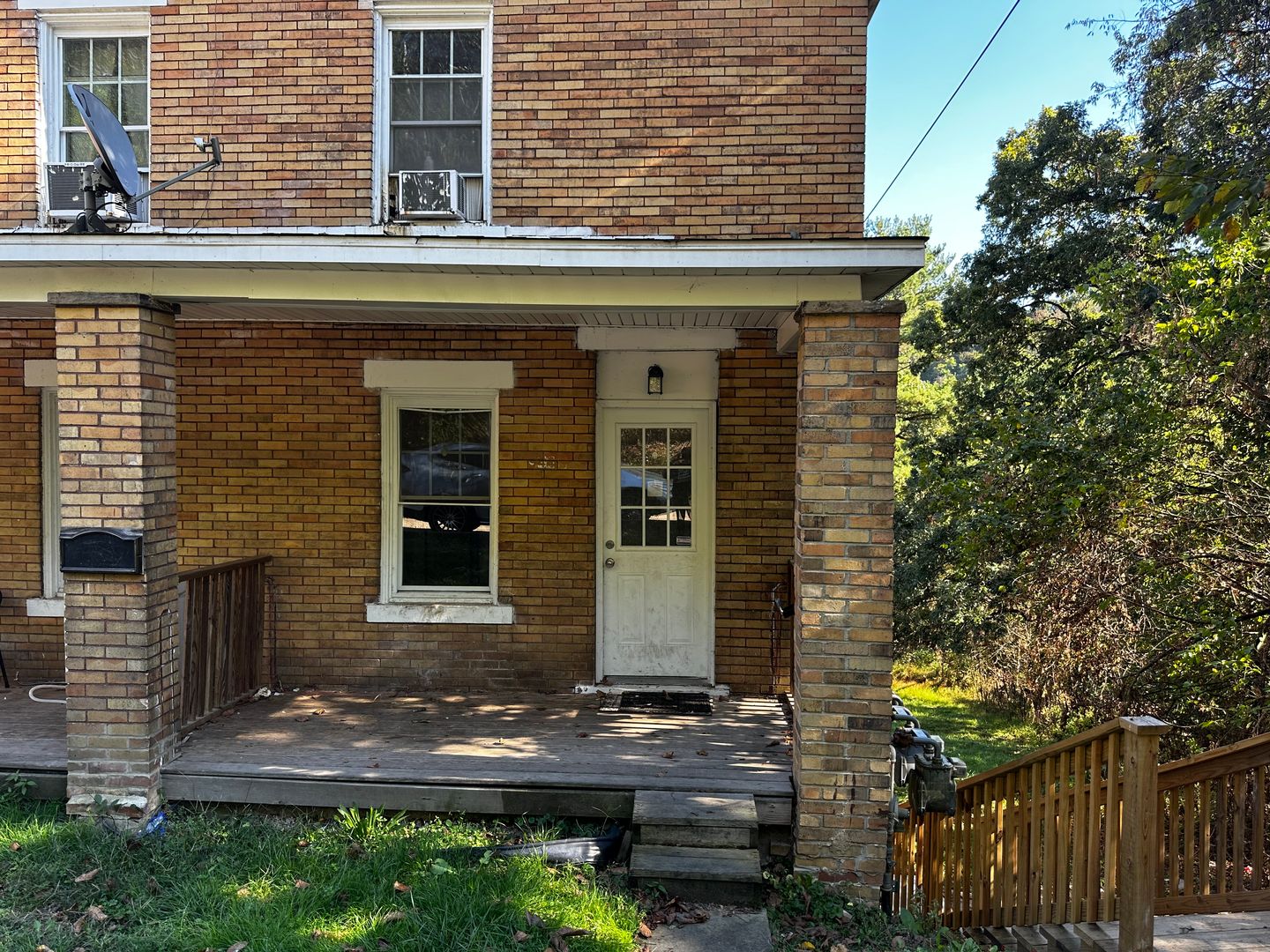 Ambridge, Apartment: 544 Valley