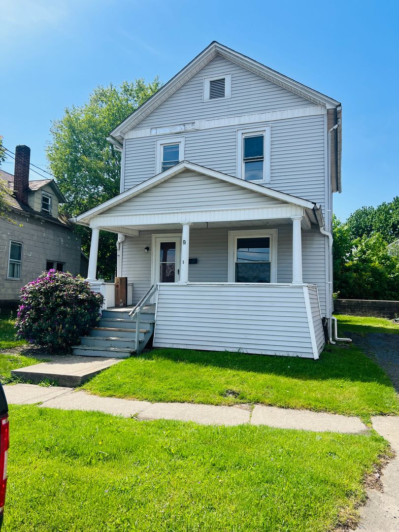 Large 3 bedroom Single Family Home