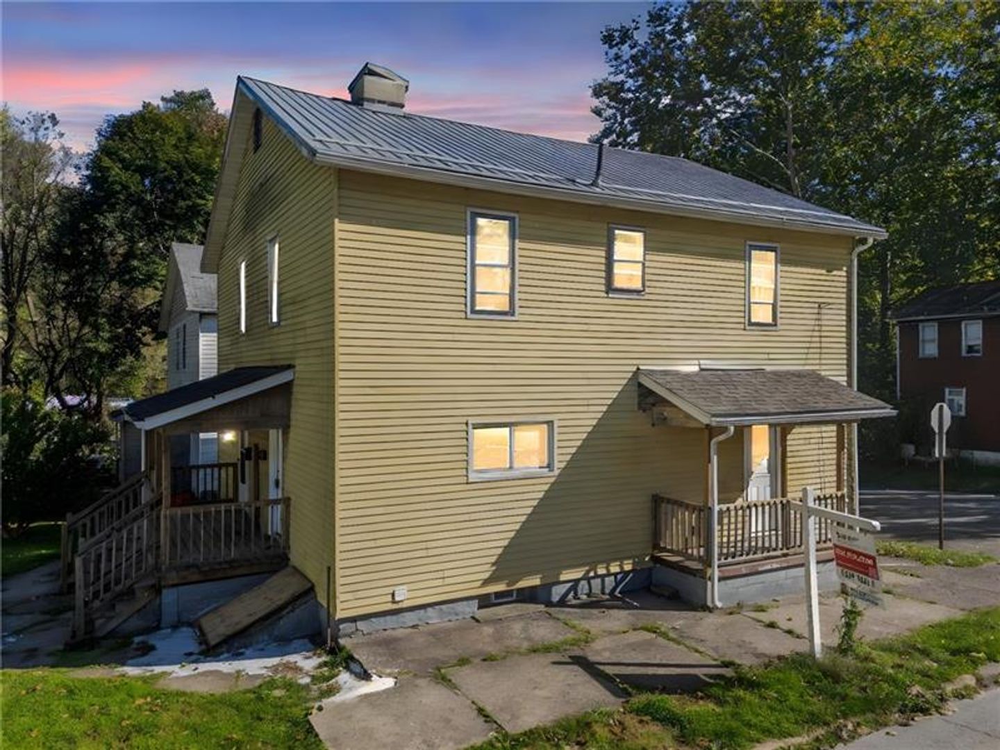 2 bedroom 1 bath 118 15th St. Beaver Falls Pa., 15010