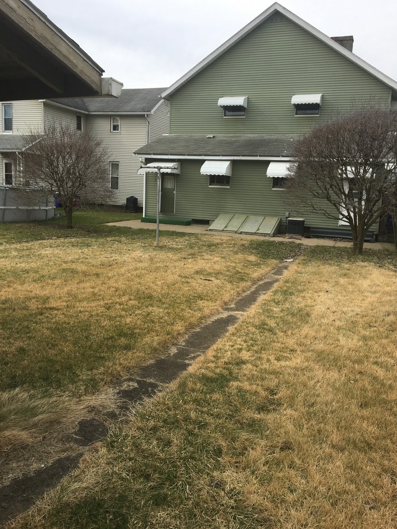 New Castle Apartment: 1323 Pennsylvania Ave