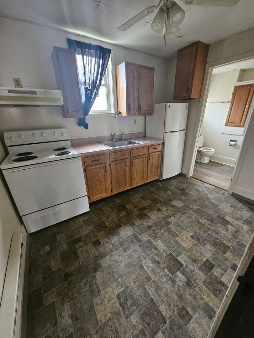 Erie Apartment: 903 W 4th St