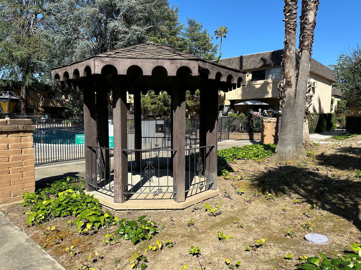 San Jose Apartment: 550 Kiely Boulevard