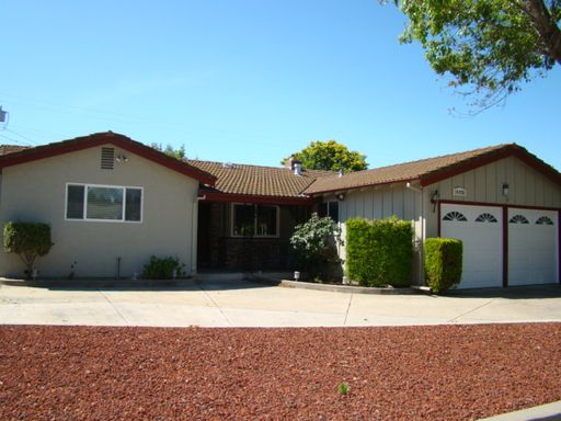 Single Family House, Storage space, 4-Bedroom, bonus room – photo 1