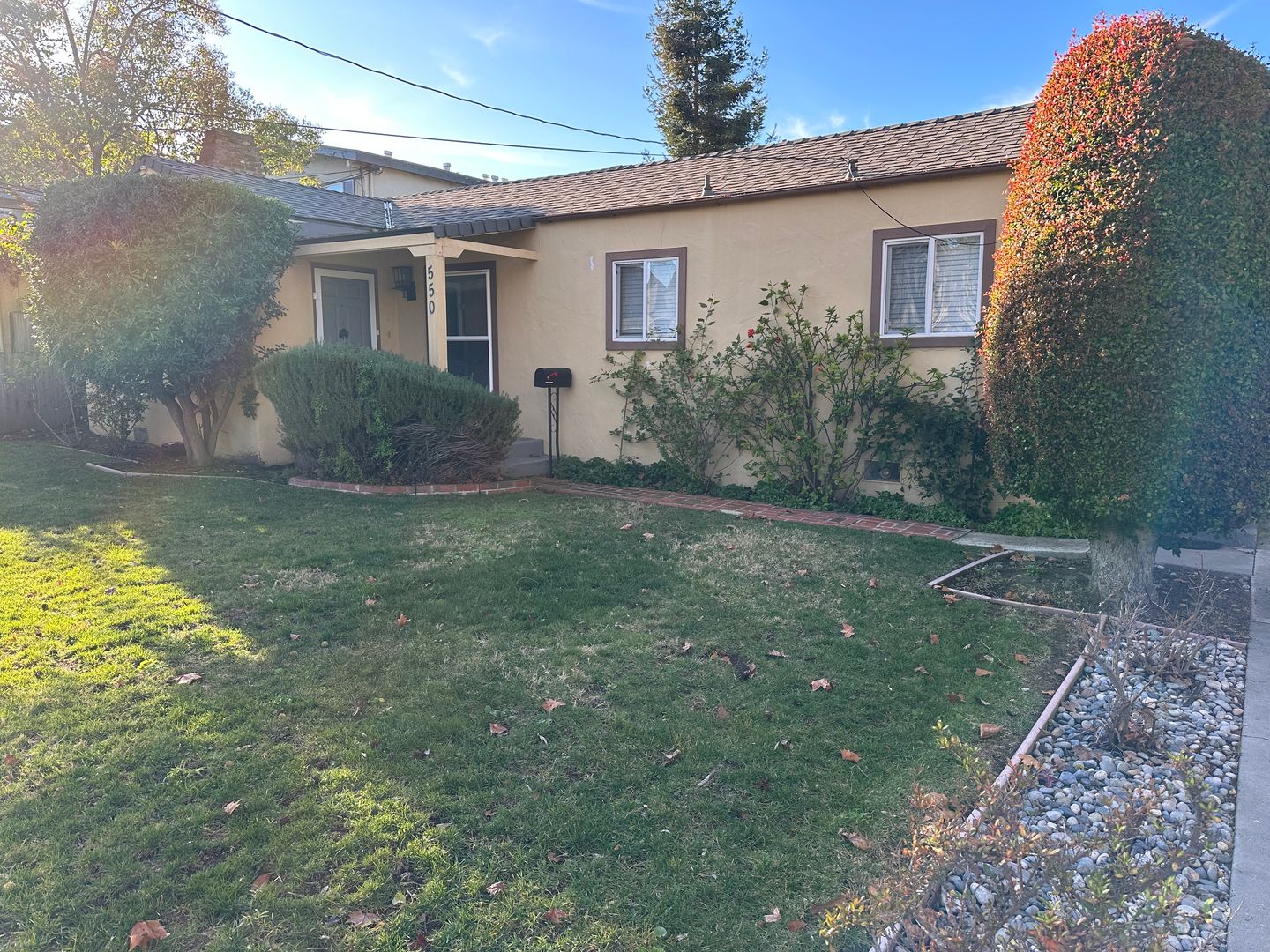 Mountain View Apartment: 550 Mariposa Avenue