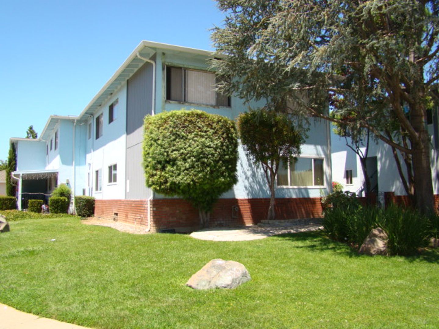 Campbell Apartment: 2895 Joseph Avenue