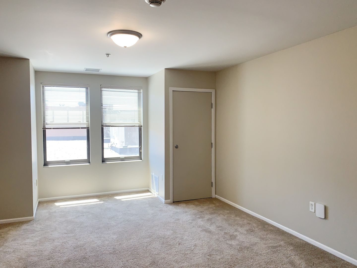 Fargo Apartment: 630 1st Ave N