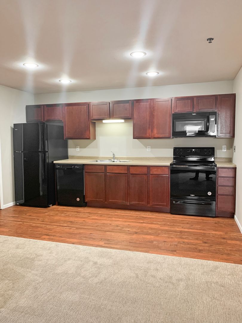 Fargo Apartment: 630 1st Ave N