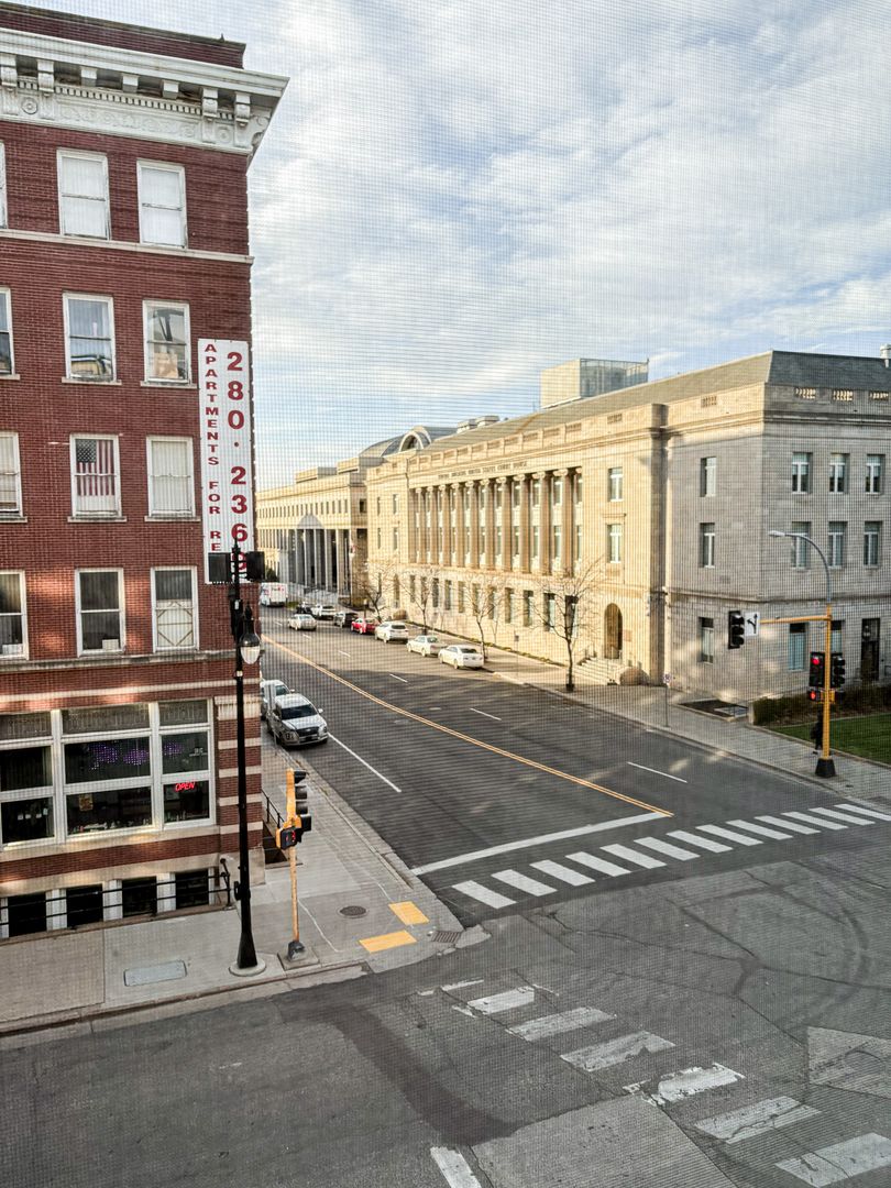 Fargo Apartment: 630 1st Ave N