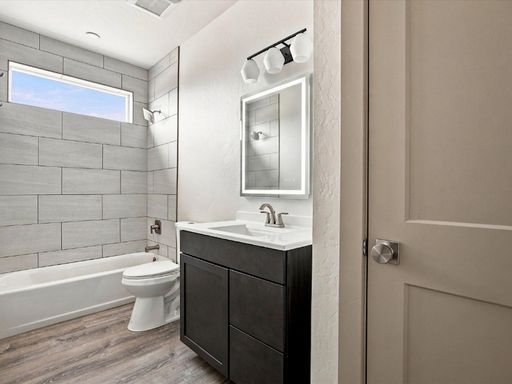 NOW PRE-LEASING | 1.5 Months FREE | Brand-New Duplex Homes | Private Garages & Yards – photo 1