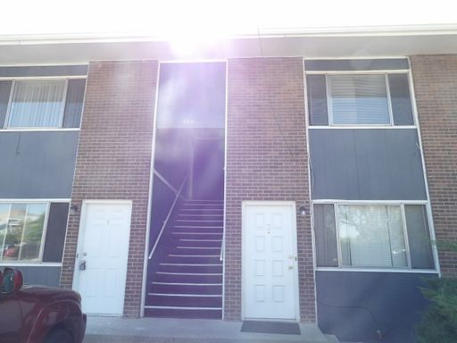 2 bed/1 bath Upstairs condo