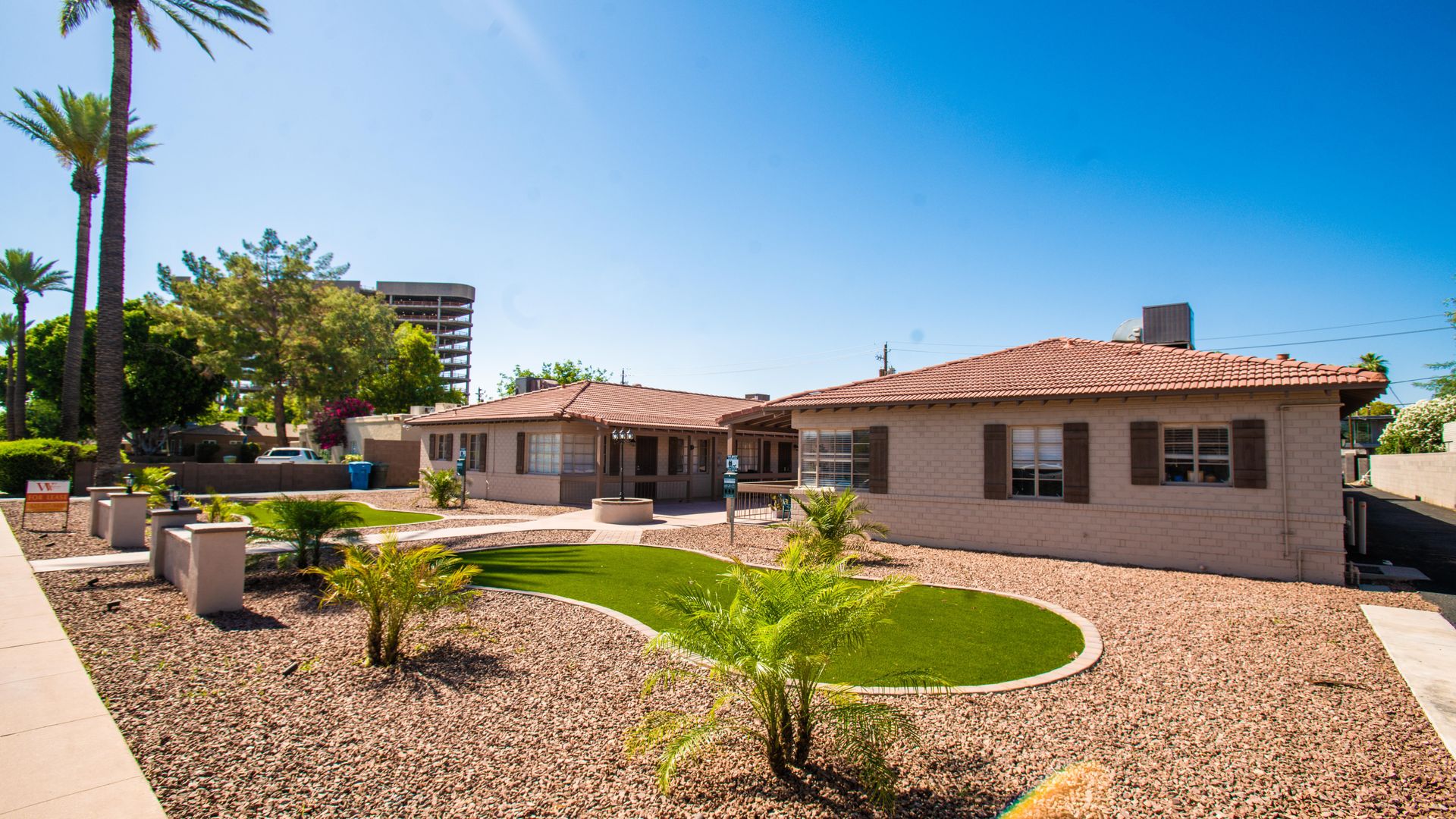 Phoenix Apartment: 114 E. Mariposa St. #1