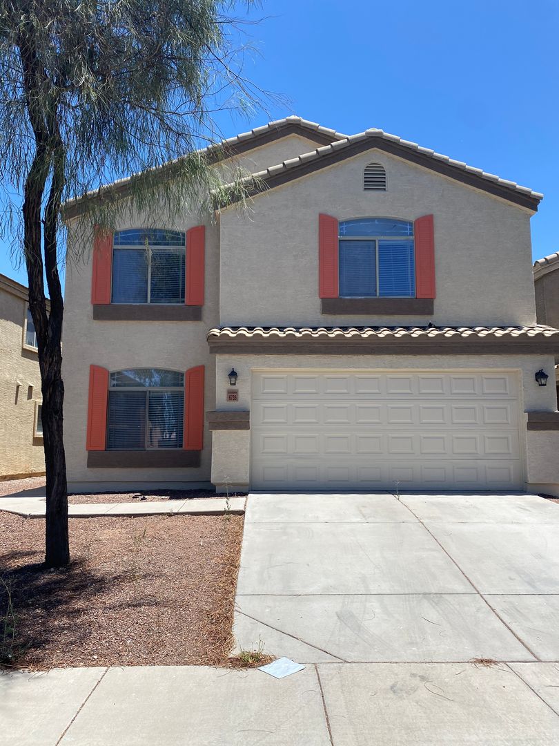 Glendale House: 6735 N. 130th Ave.