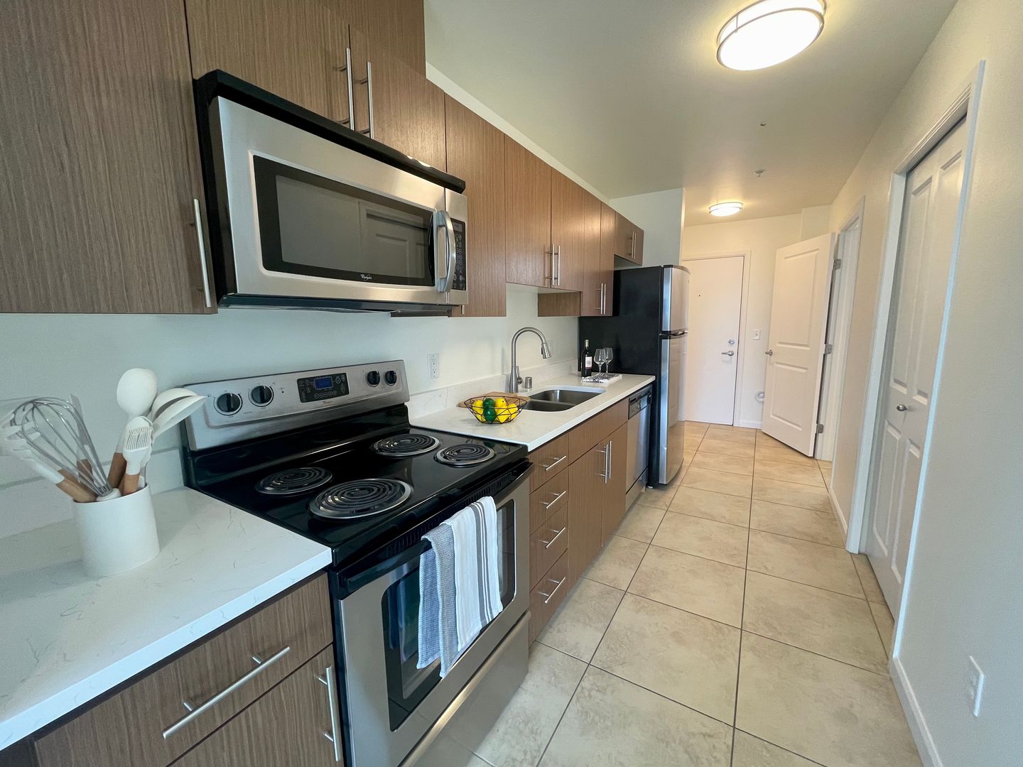 Seattle Apartment: 222 Queen Anne Ave N