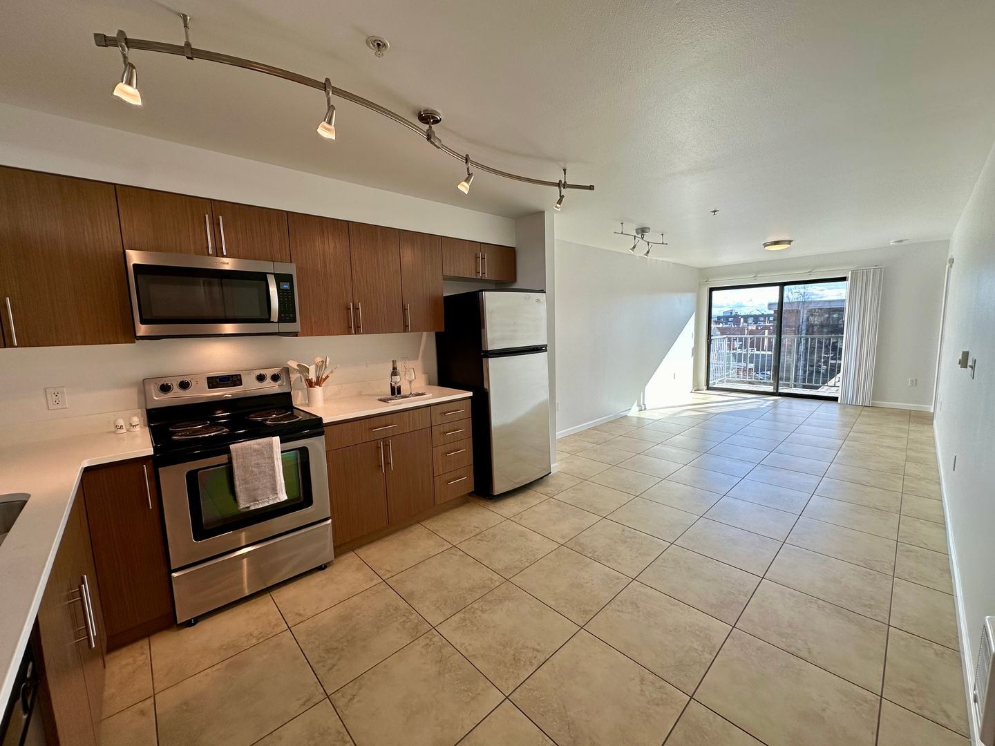 Seattle Apartment: 222 Queen Anne Ave N