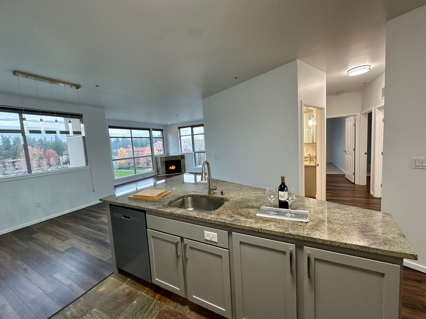 Bellevue Apartment: 900 108th Ave NE