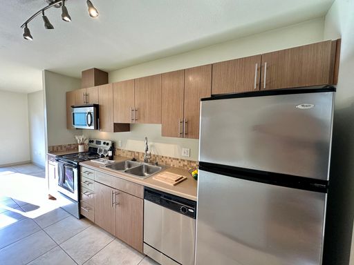 Studio with balcony, AC Port, Washer/Dryer In Unit – photo 1