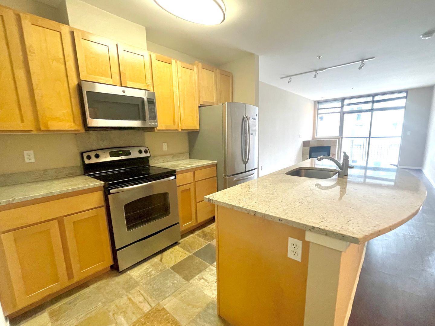 Bellevue Apartment: 900 108th Ave NE