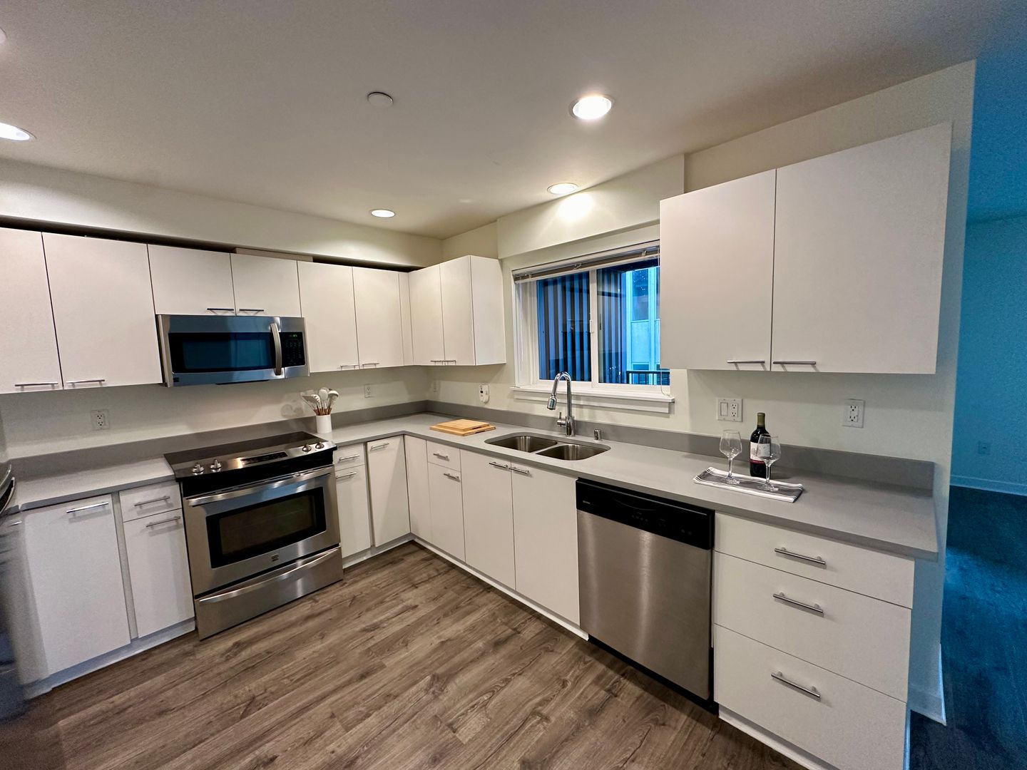 Seattle Apartment: 420 Queen Anne Ave N