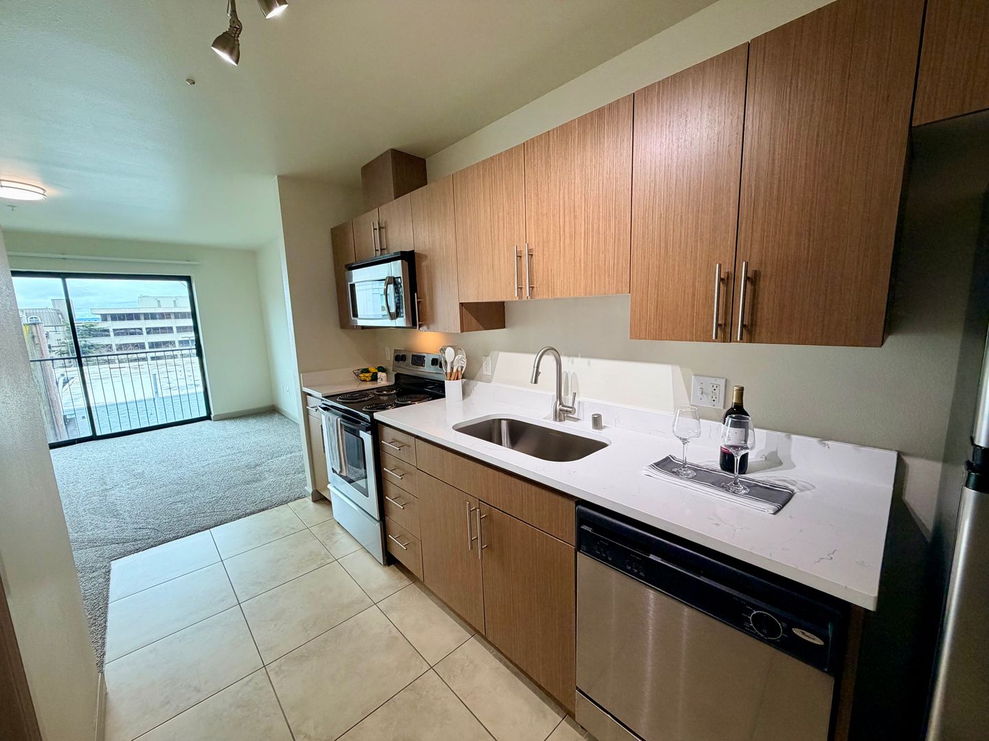 Seattle Apartment: 222 Queen Anne Ave N