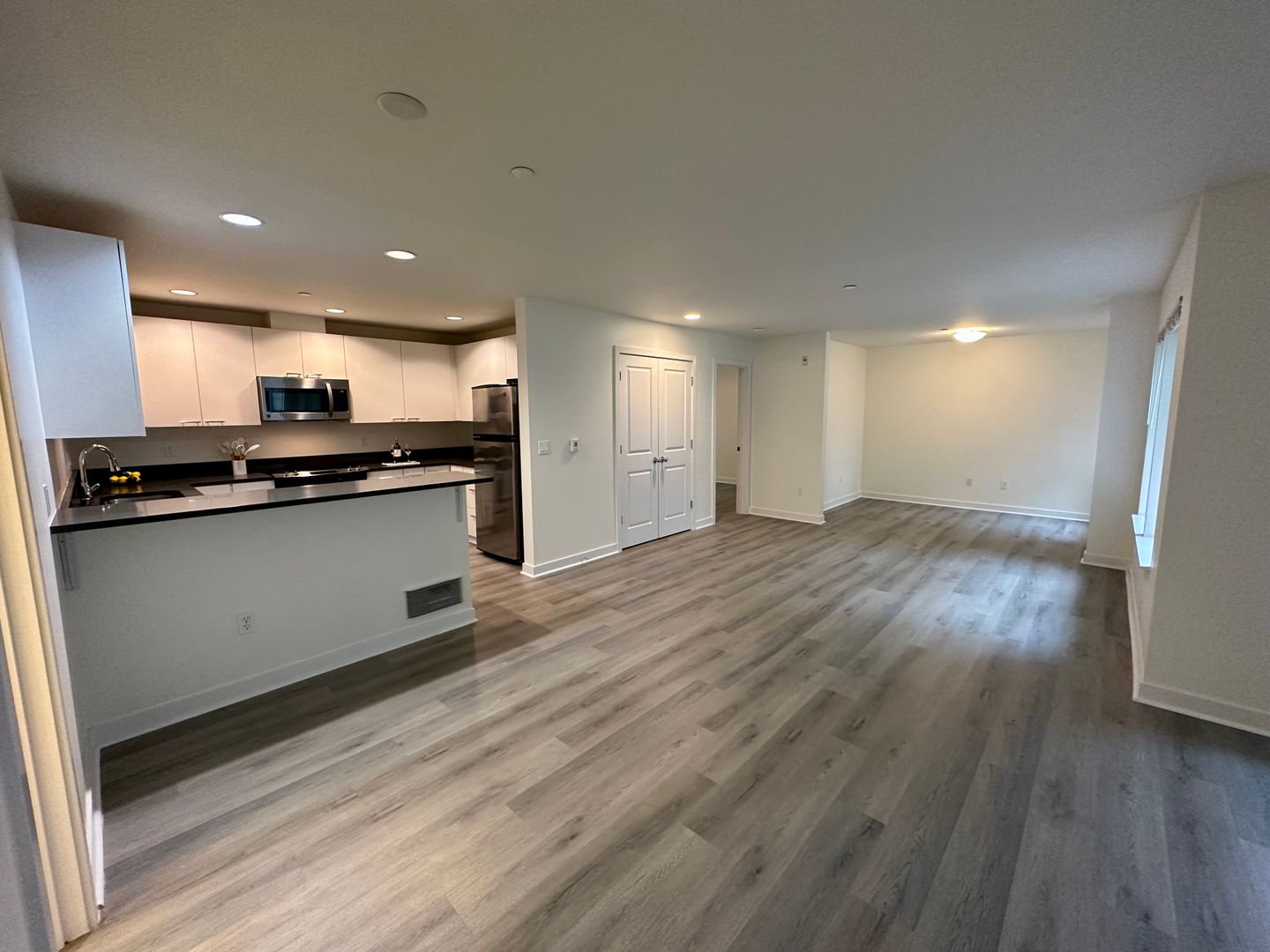 Seattle Apartment: 420 Queen Anne Ave N