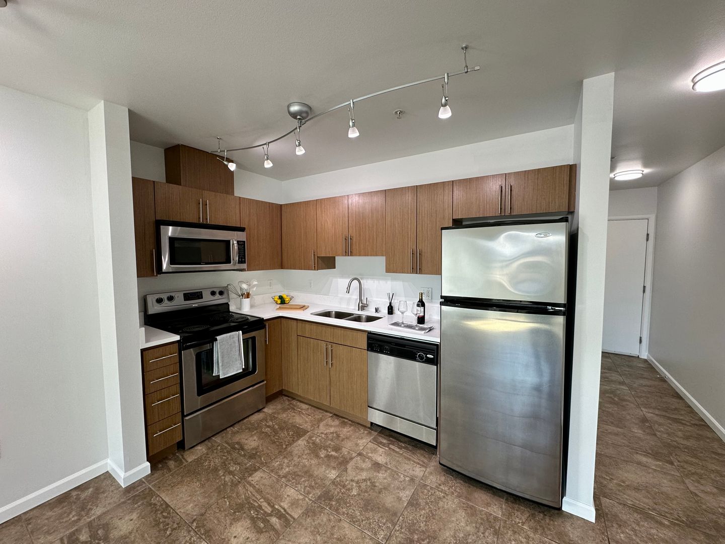 Seattle Apartment: 222 Queen Anne Ave N