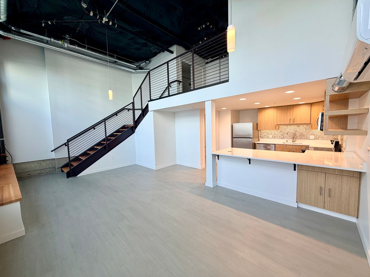Seattle Apartment: 222 Queen Anne Ave N