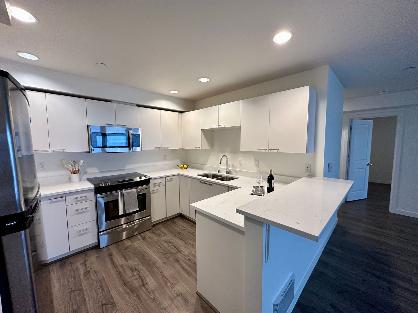 Seattle Apartment: 420 Queen Anne Ave N