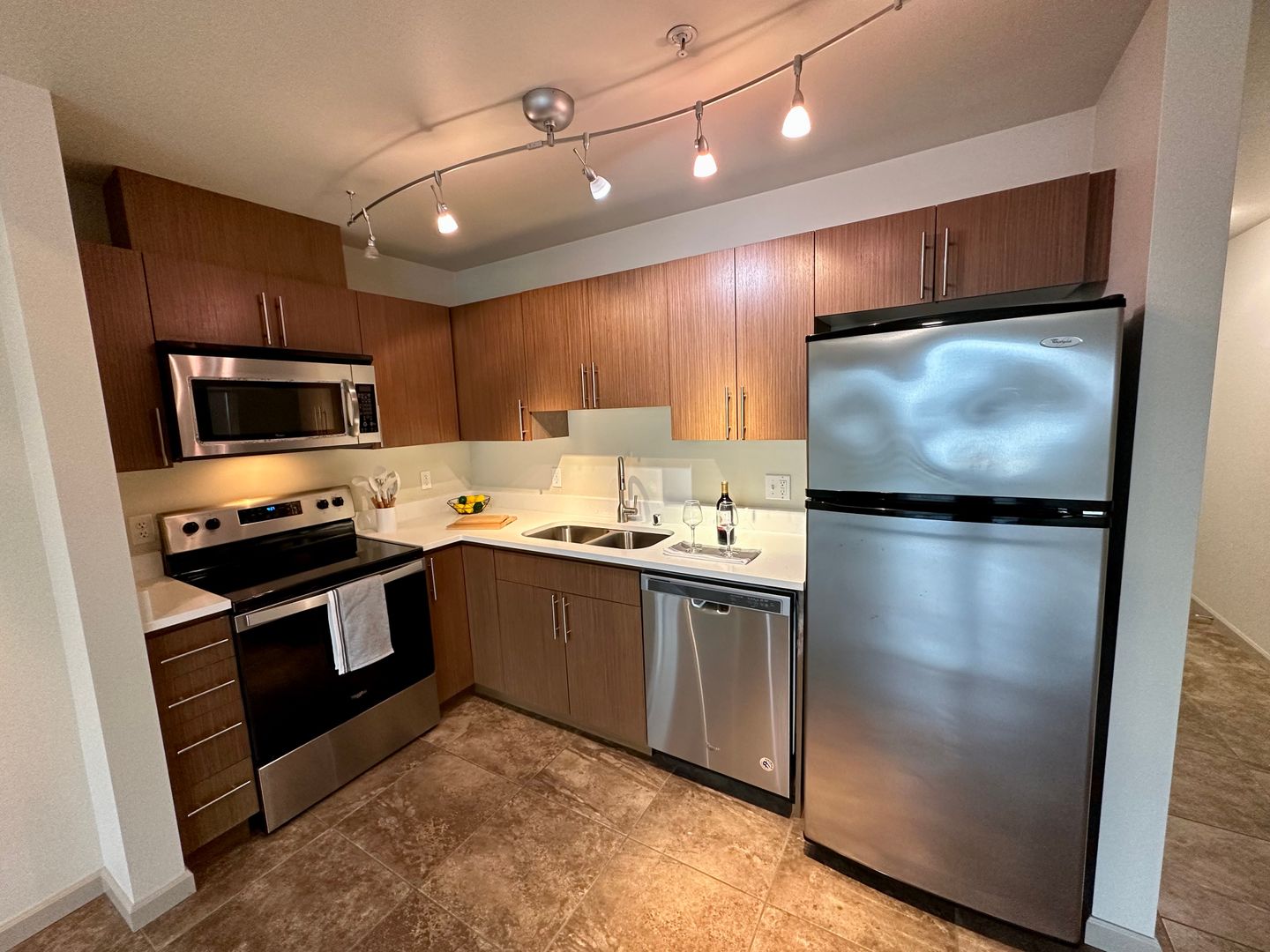 Seattle Apartment: 222 Queen Anne Ave N