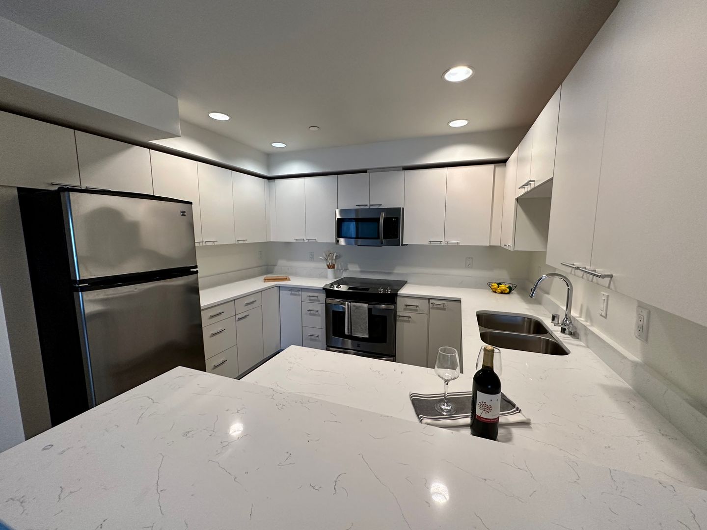 Seattle Apartment: 420 Queen Anne Ave N