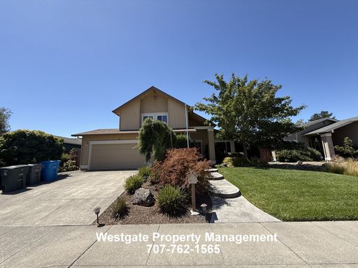 Lovely 3/2.5 East Petaluma Home - 1604 Cerro Sonoma Circle – photo 1