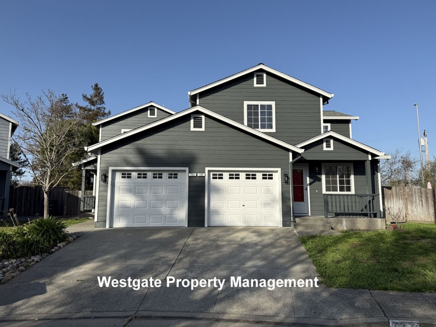 Petaluma Apartment: 733 and 737 Judith Court