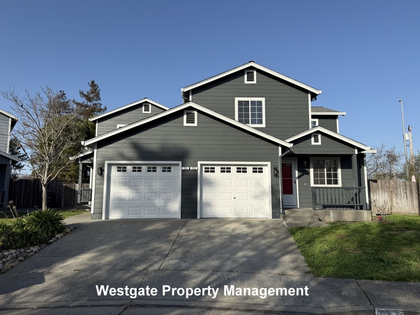 Petaluma Apartment: 733 and 737 Judith Court