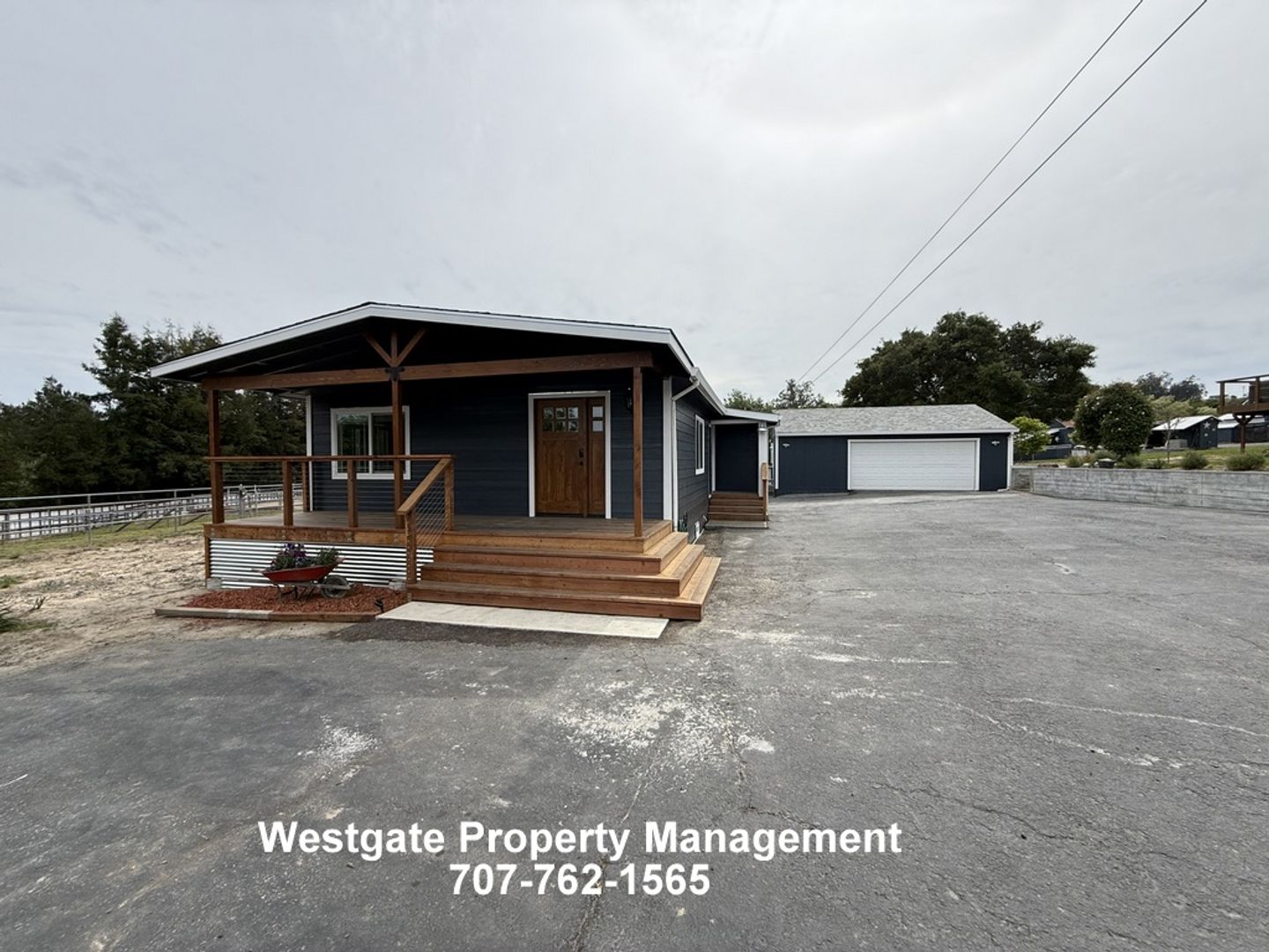 Petaluma House: 965 Eastman Lane