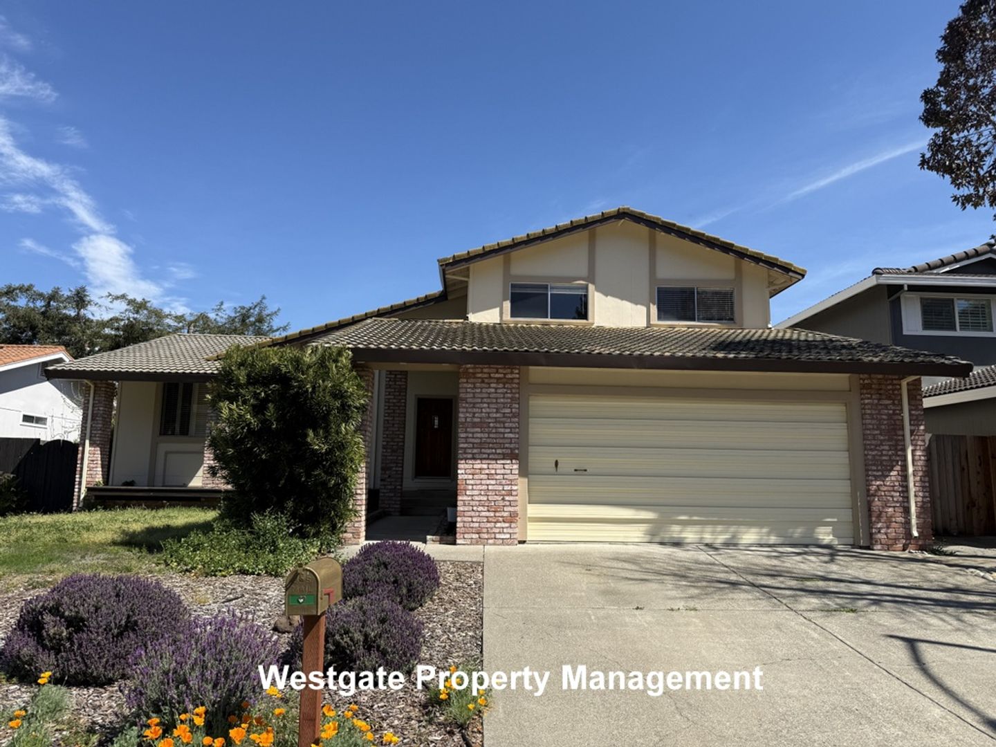 Petaluma House: 328 Smith Drive