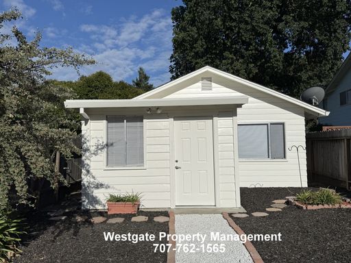 Charming Standalone 1/1 Cottage in Downtown Cotati - 360 E School Street