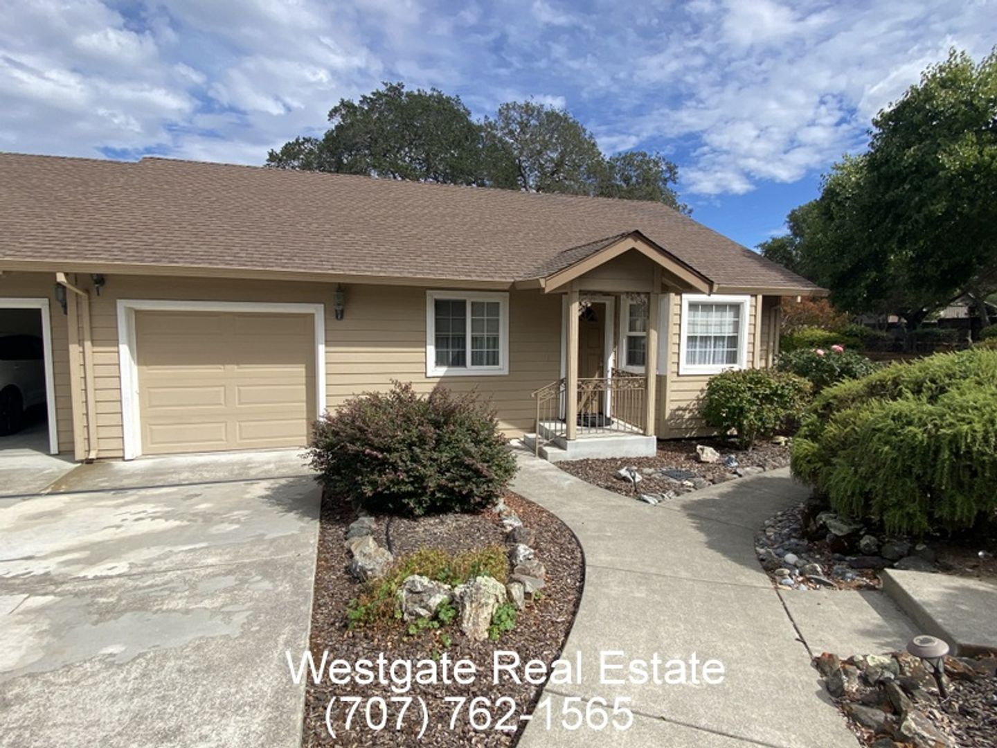 Petaluma House: 180 Rock Rose Ln