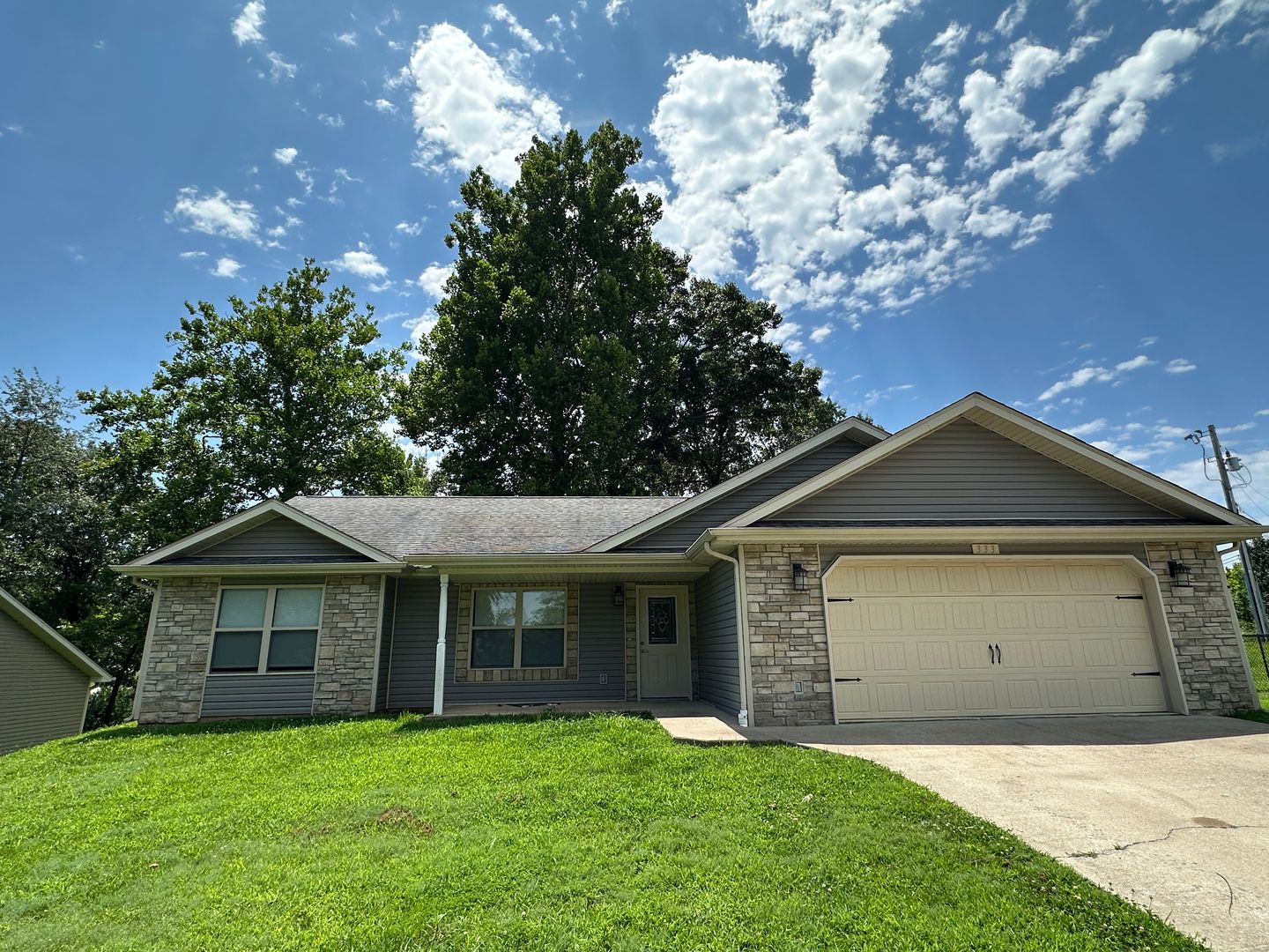 Waynesville House: 333 Lyle Curtis Circle