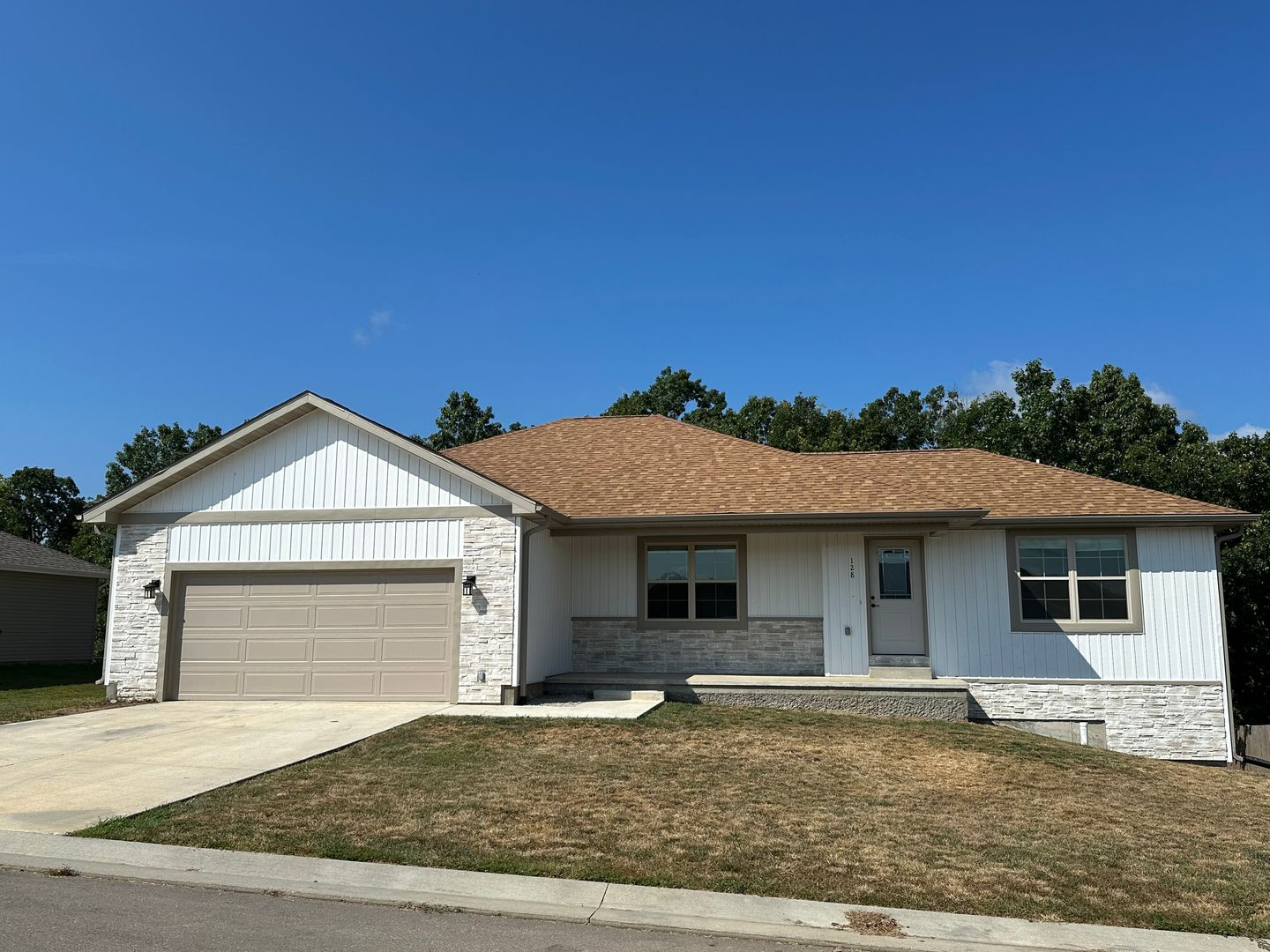 Waynesville House: 128 La Vista