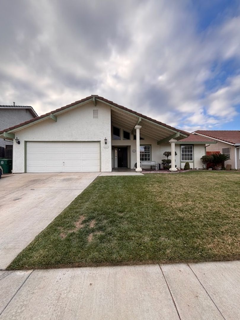 Los Banos House: 507 Datewood Ct