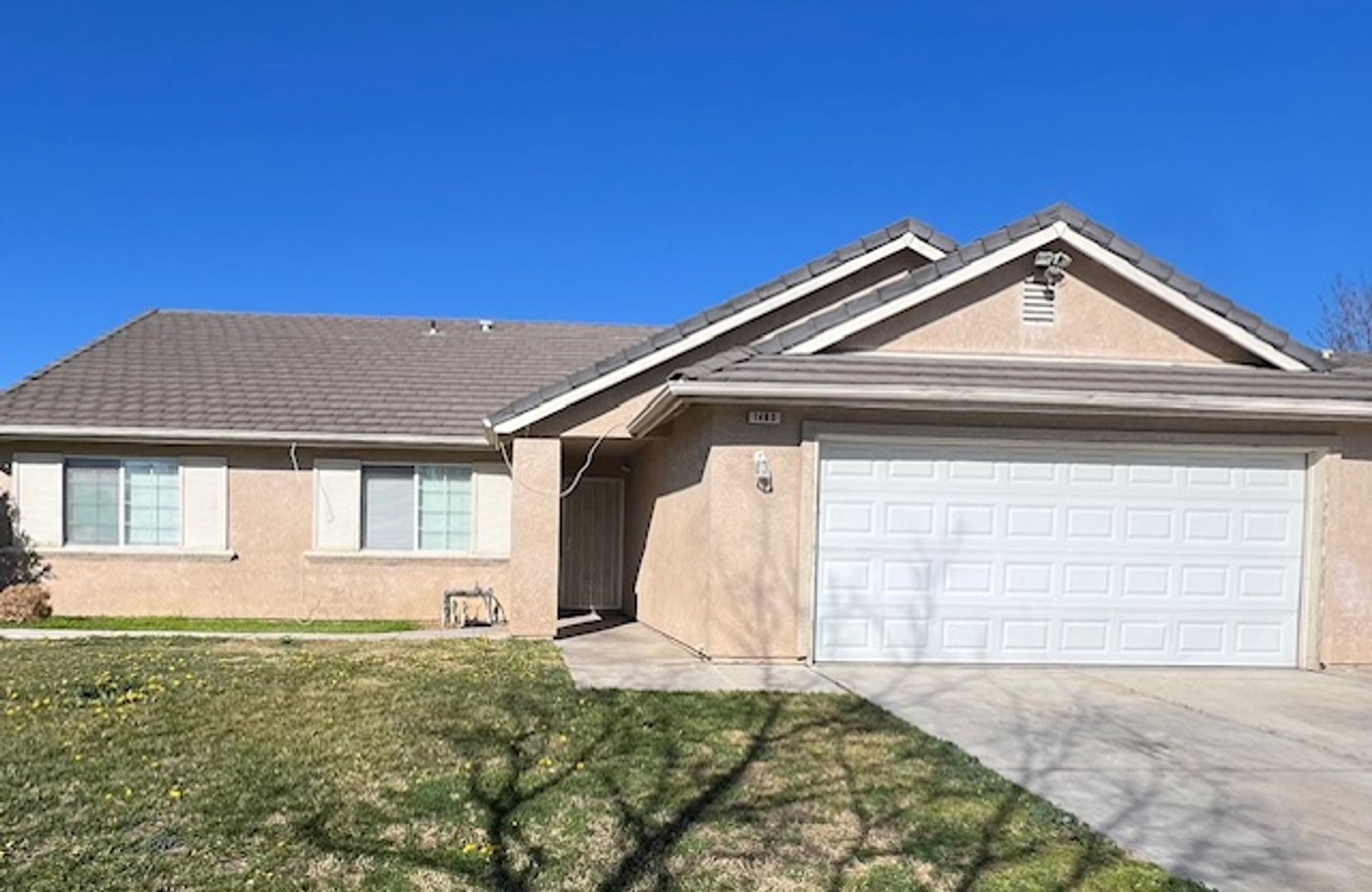 Los Banos House: 1480 Bentley Dr
