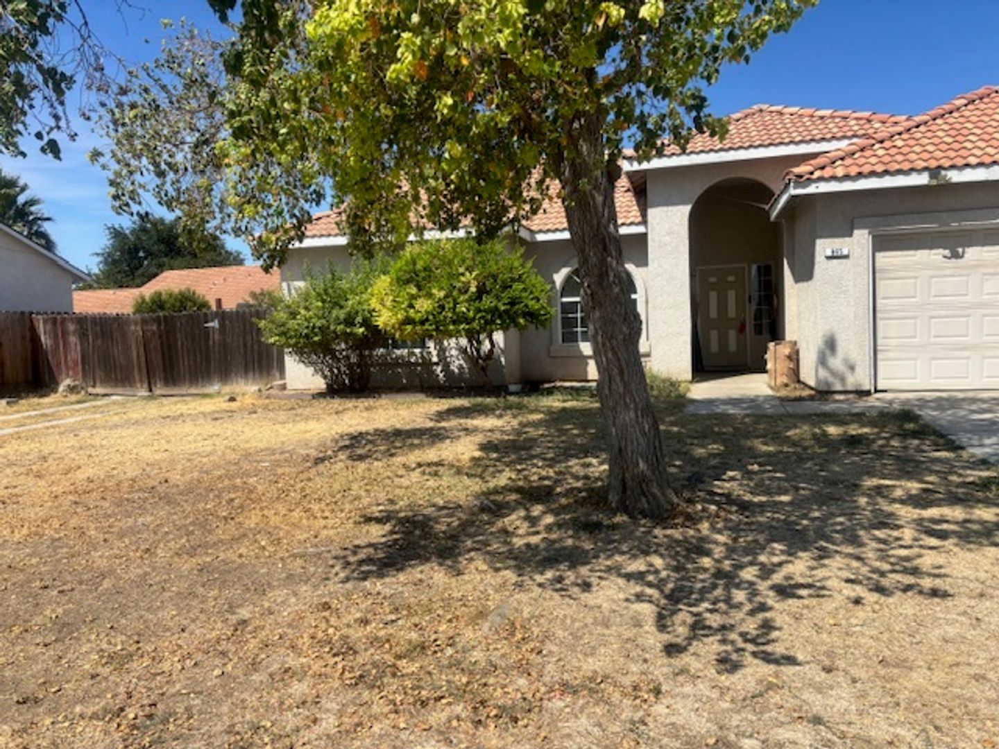 Los Banos House: 865 Place Rd