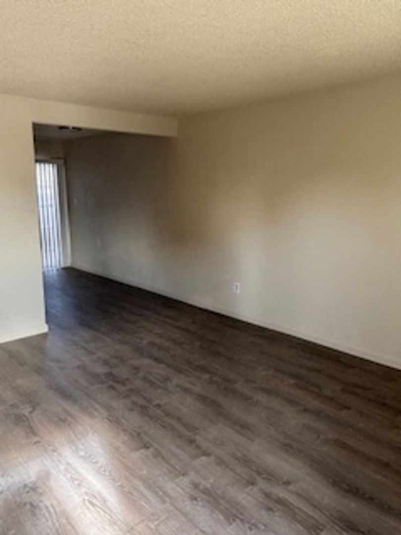 Los Banos Apartment: 743 Iowa Ave