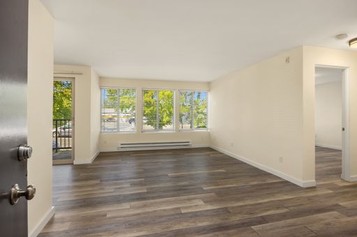 Recently remodeled with BRAND NEW KITCHEN white appliances and whitewood cabinets! *1-MONTH OF FREE RENT* – photo 1