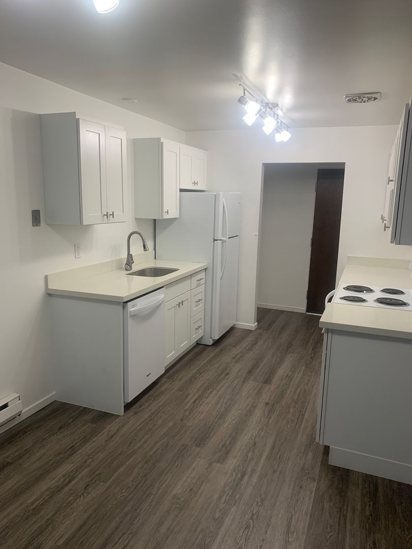 Seattle Apartment: 9800 5th Ave NE