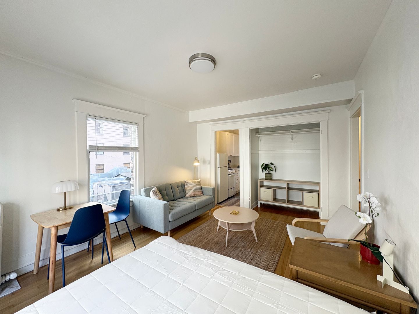 Seattle Apartment: 2014 4th Ave