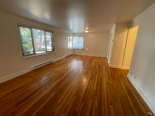 Newly Remodeled, LARGE Corner 1BD. 1 Blk from Kerry Park – photo 1