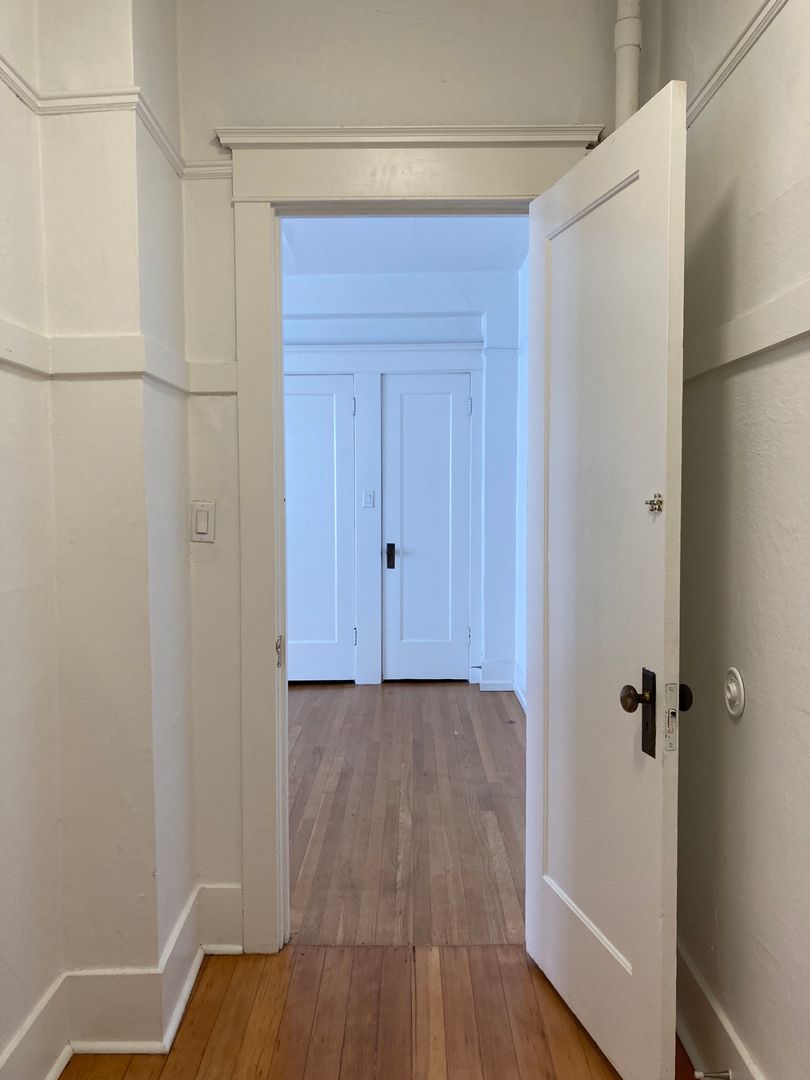 Virginian Apartments 9 of 12