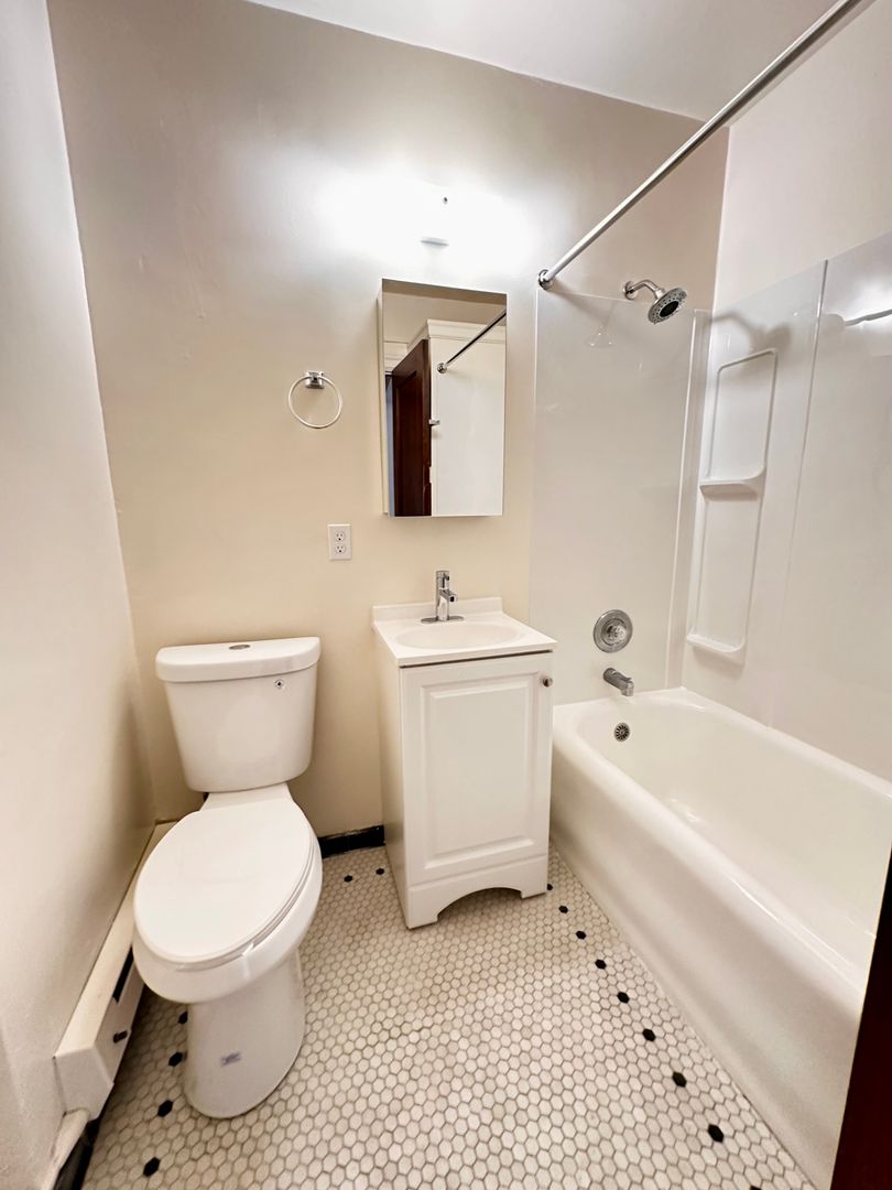 The Windermere Apartments 5 of 9