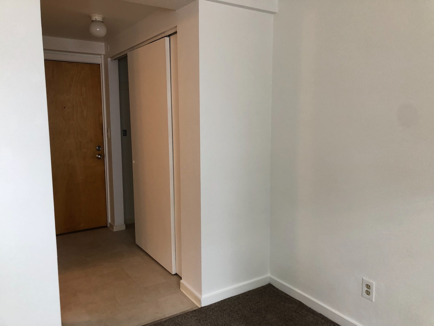 Seattle Apartment: 5227 Leary Ave NW